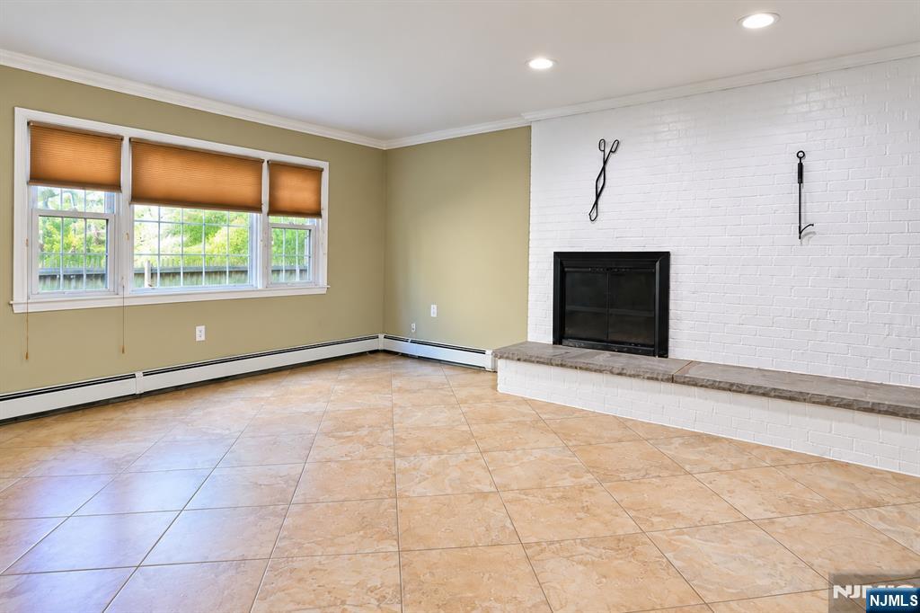 675 Columbia Street - Photo 3