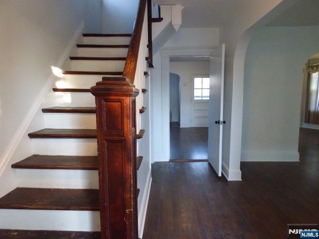 64 Cresskill Avenue - Photo 2