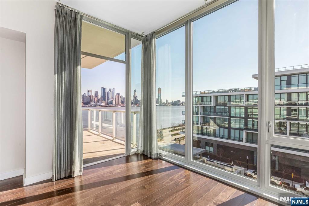1000 Avenue At Port Imperial 512 - Photo 2