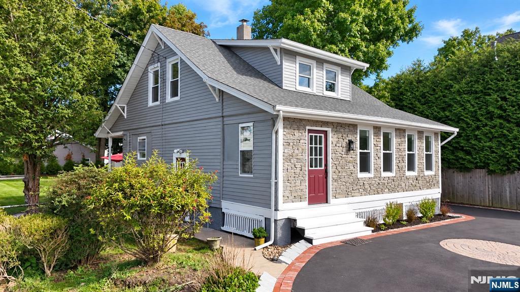 Photo 2 of Single family home for sale at 754 Wyckoff, Wyckoff, NJ 07481 | MLS# 26034677 | Listing updated on 2026-09-14