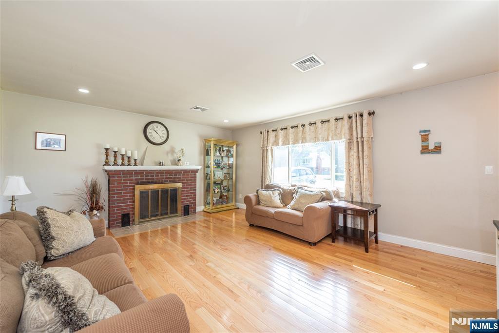 47 Grove Street - Photo 3