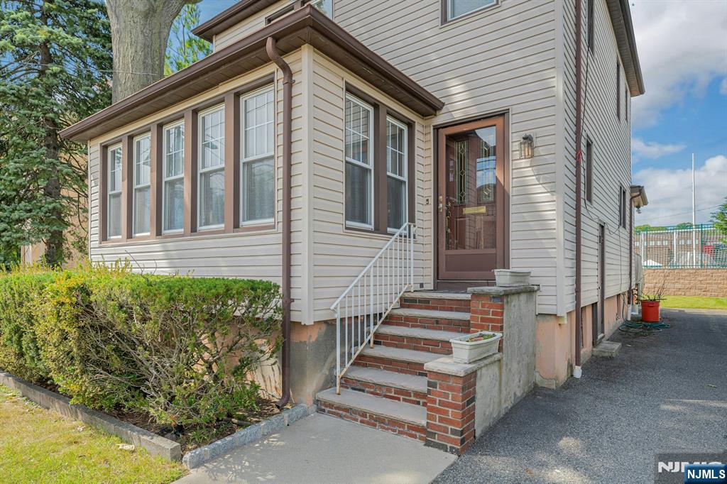 Photo 2 of Single family home for sale at 527 Brandon Pl, Cliffside Park, NJ 07010 | MLS# 26034686 | Listing updated on 2026-09-18