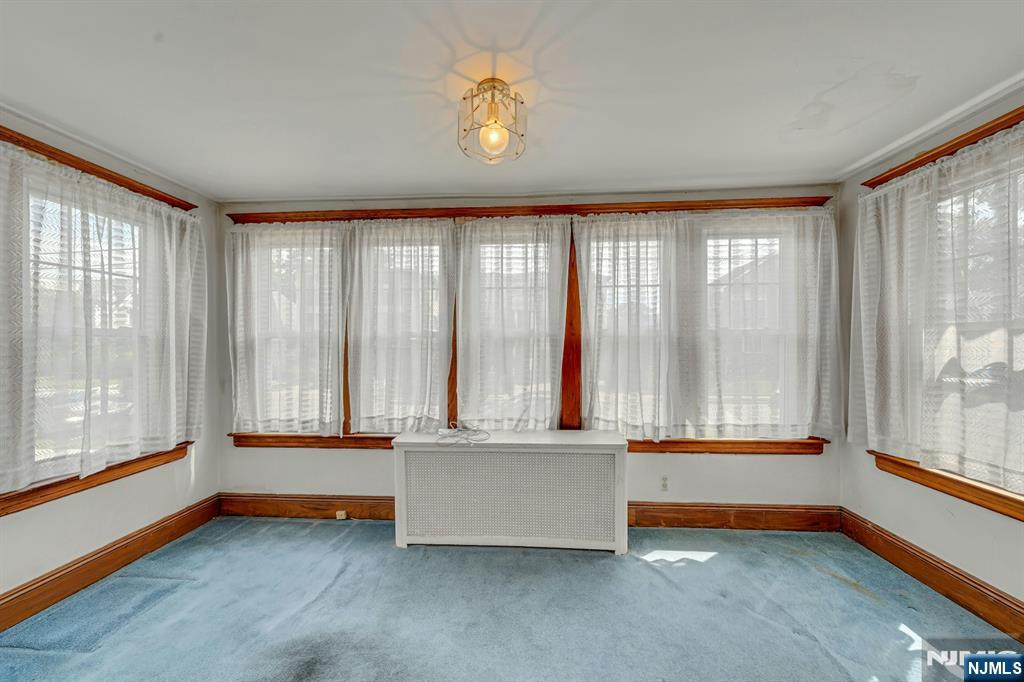 Photo 4 of Single family home for sale at 527 Brandon Pl, Cliffside Park, NJ 07010 | MLS# 26034686 | Listing updated on 2026-09-18