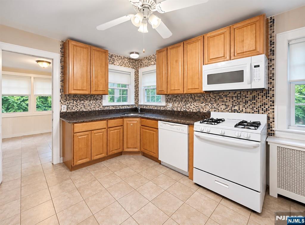 98 Farview Avenue 1 - Photo 4
