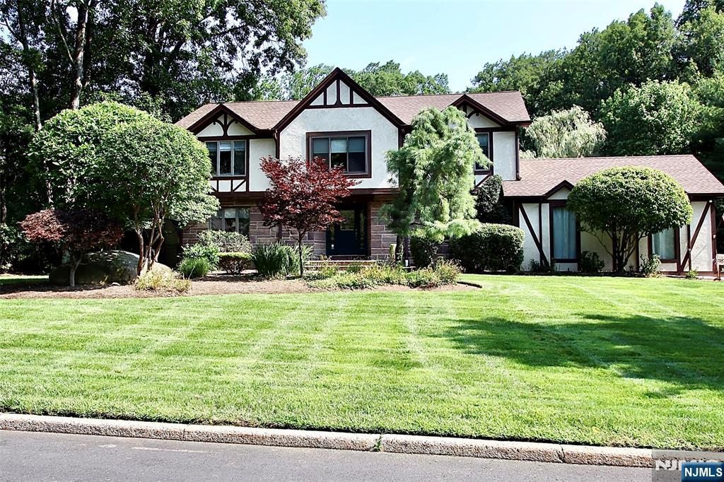 9 Watch Hill Road - Photo 1