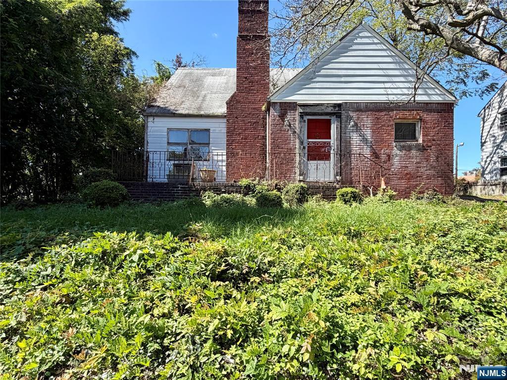 Photo 1 of Single family home for sale at 76 Beechwood St, Bergenfield, NJ 07621 | MLS# 26034698 | Listing updated on 2026-09-19