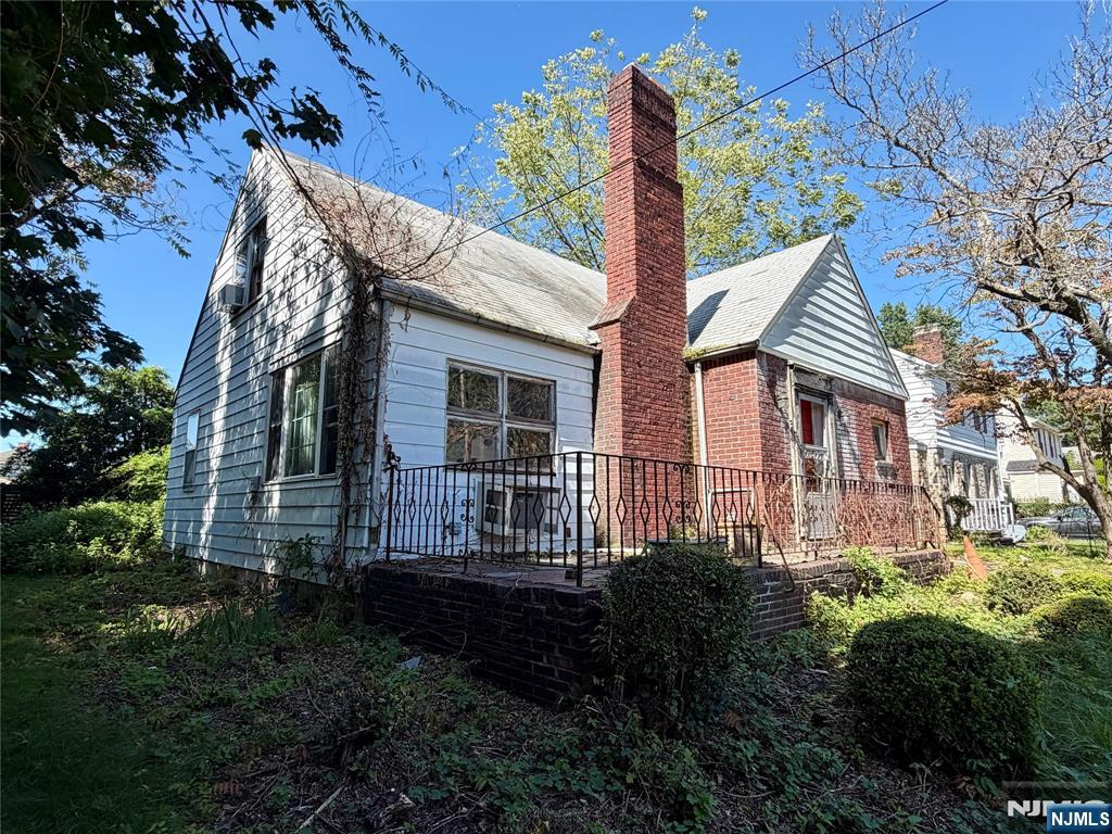 Photo 2 of Single family home for sale at 76 Beechwood St, Bergenfield, NJ 07621 | MLS# 26034698 | Listing updated on 2026-09-19