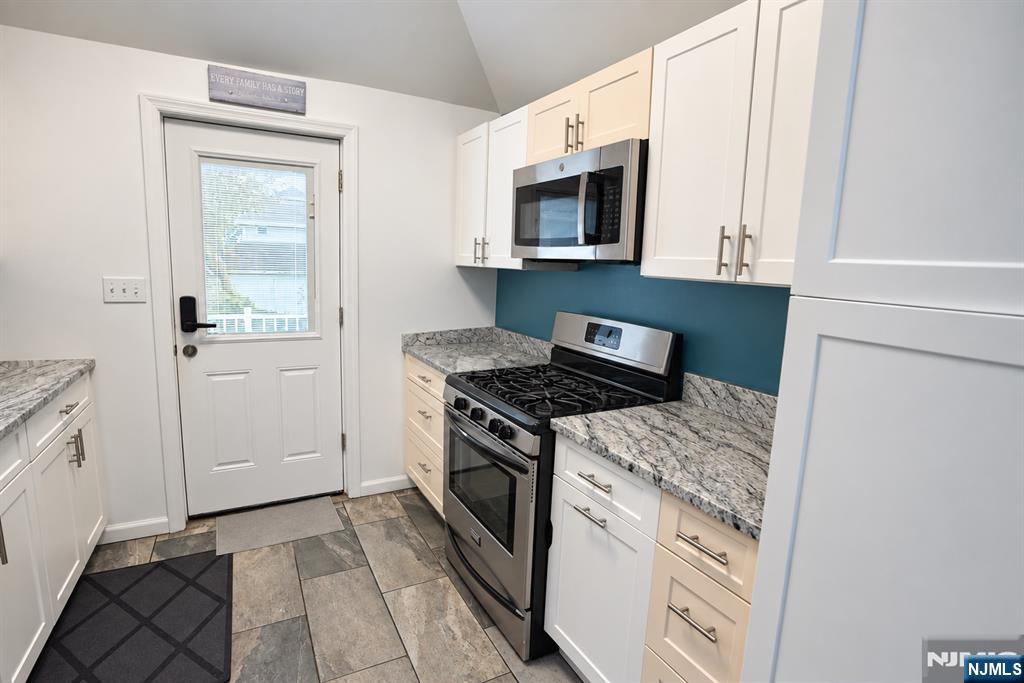 138 Homestead Place - Photo 5