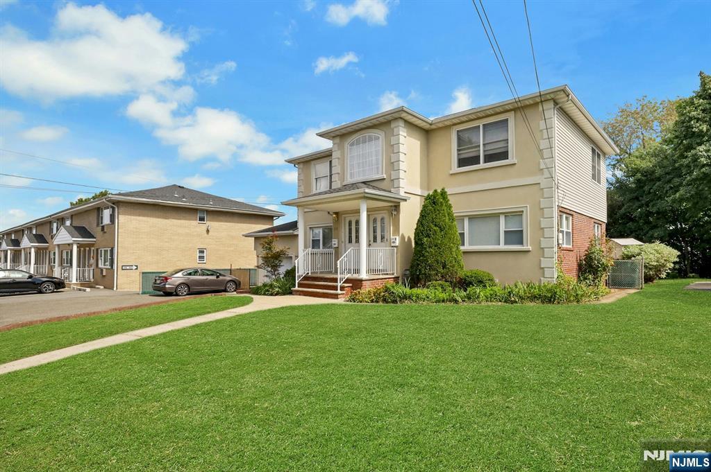 554 Harrison Avenue - Photo 2