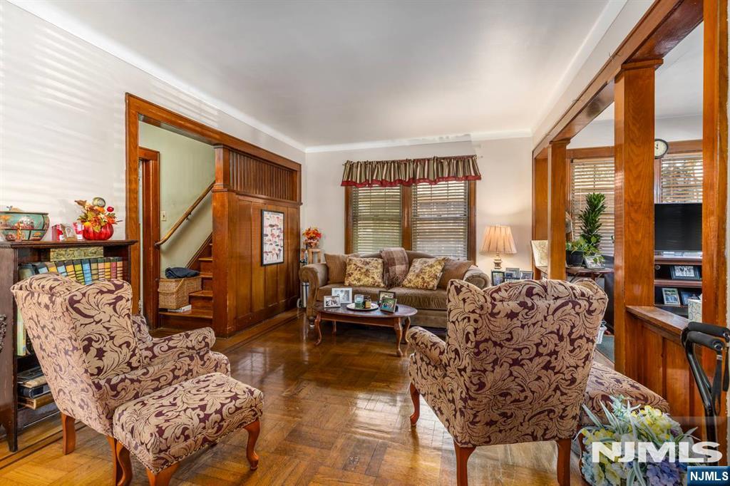 544 Highridge Avenue - Photo 3