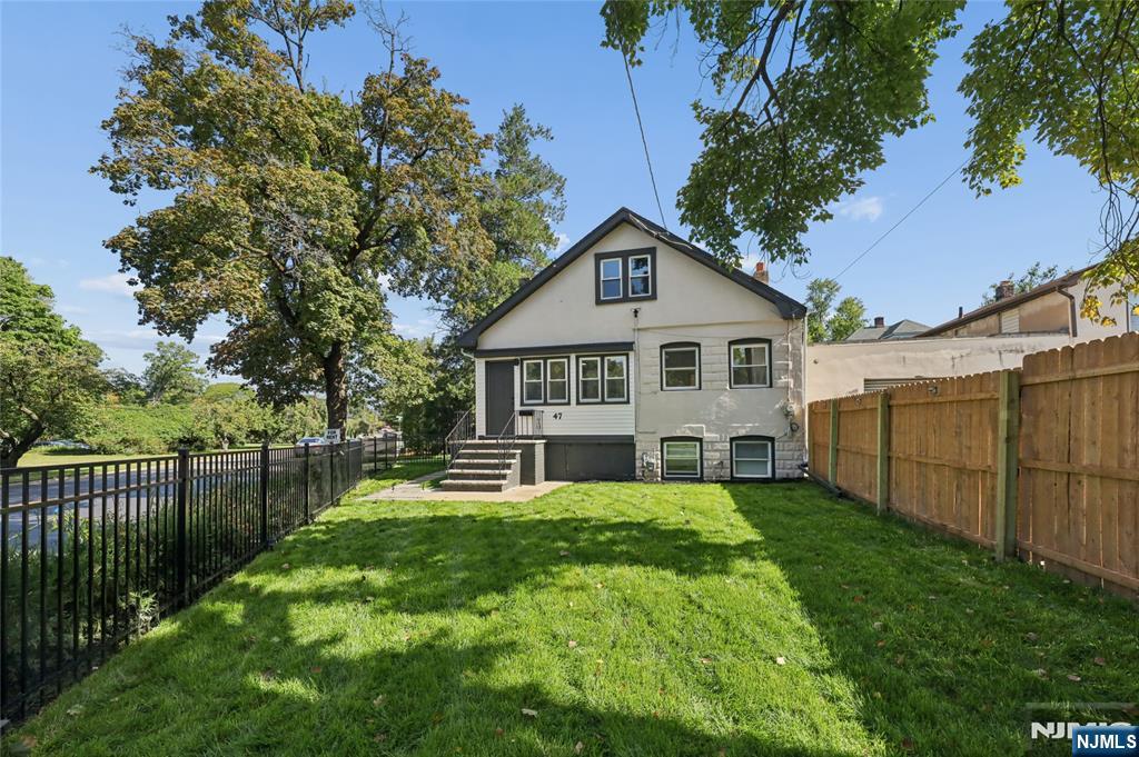 47 Mahan Street - Photo 2