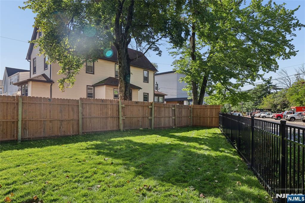 47 Mahan Street - Photo 3