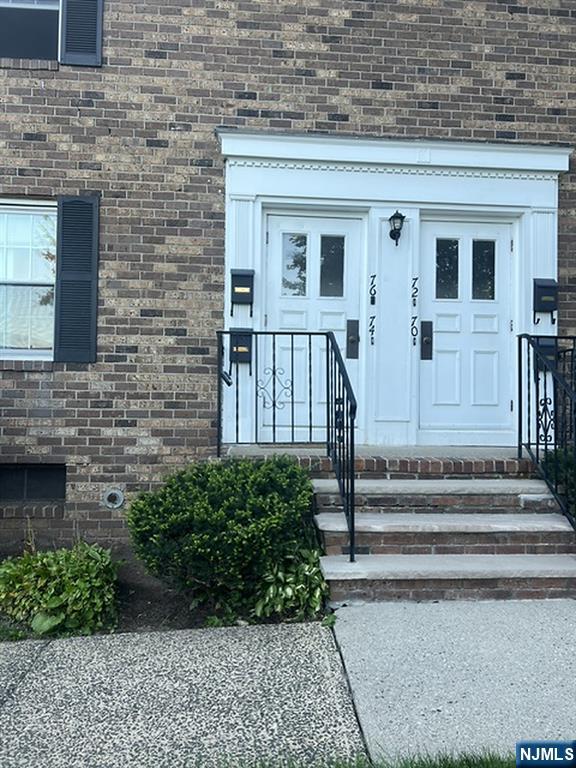 Photo 2 of Condo for sale at 76 E Maple St, Teaneck, NJ 07666 | MLS# 26034713 | Listing updated on 2026-10-07