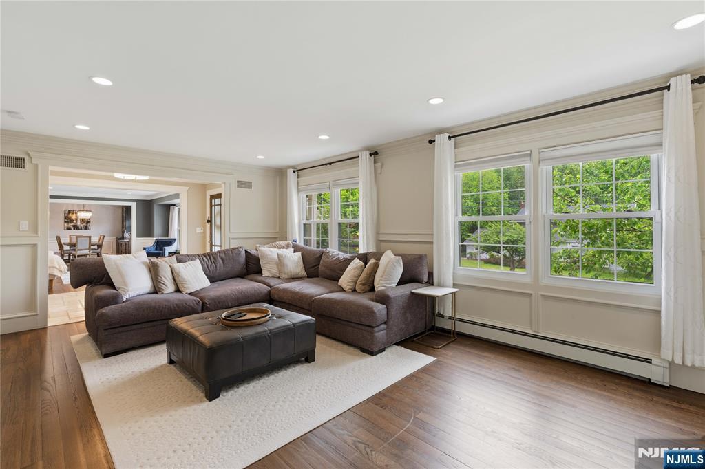 Photo 2 of Single family home for sale at 15 Almroth Dr, Wayne, NJ 07470 | MLS# 26034723 | Listing updated on 2026-09-16