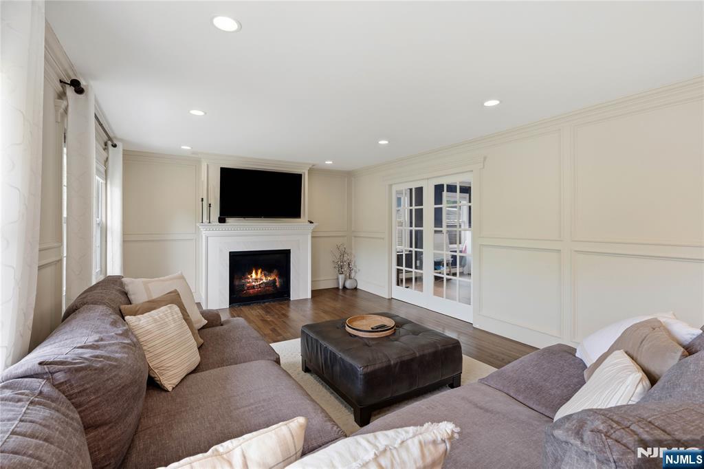 Photo 3 of Single family home for sale at 15 Almroth Dr, Wayne, NJ 07470 | MLS# 26034723 | Listing updated on 2026-09-20