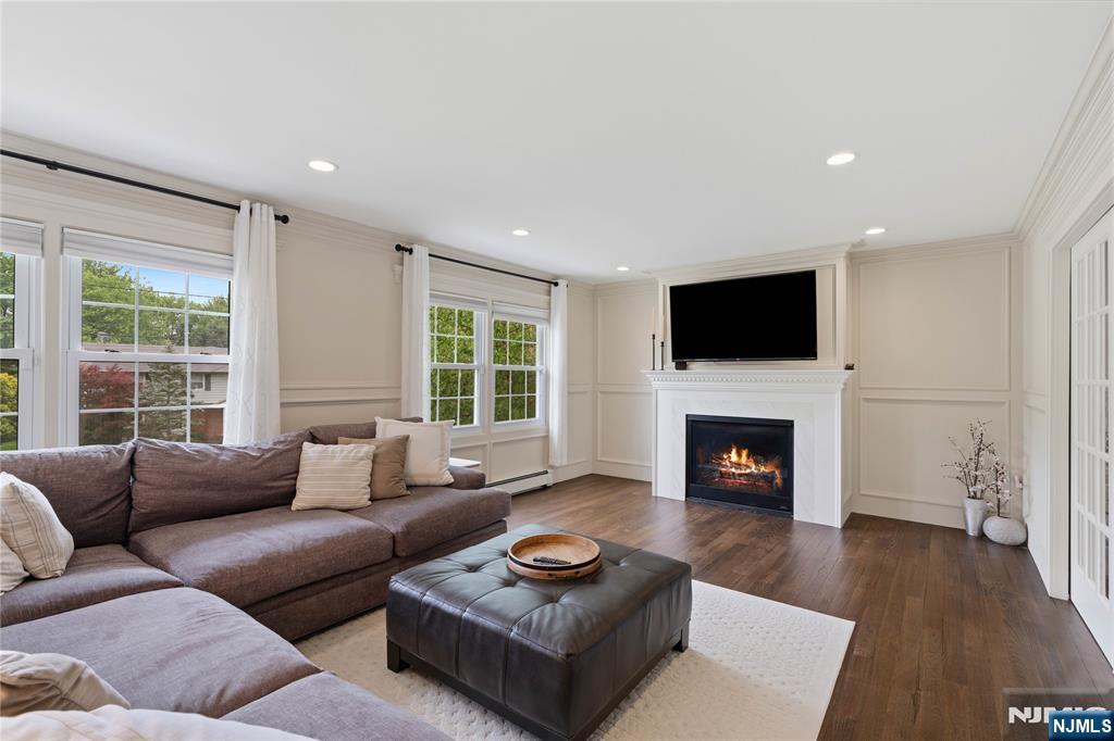 Photo 4 of Single family home for sale at 15 Almroth Dr, Wayne, NJ 07470 | MLS# 26034723 | Listing updated on 2026-09-20