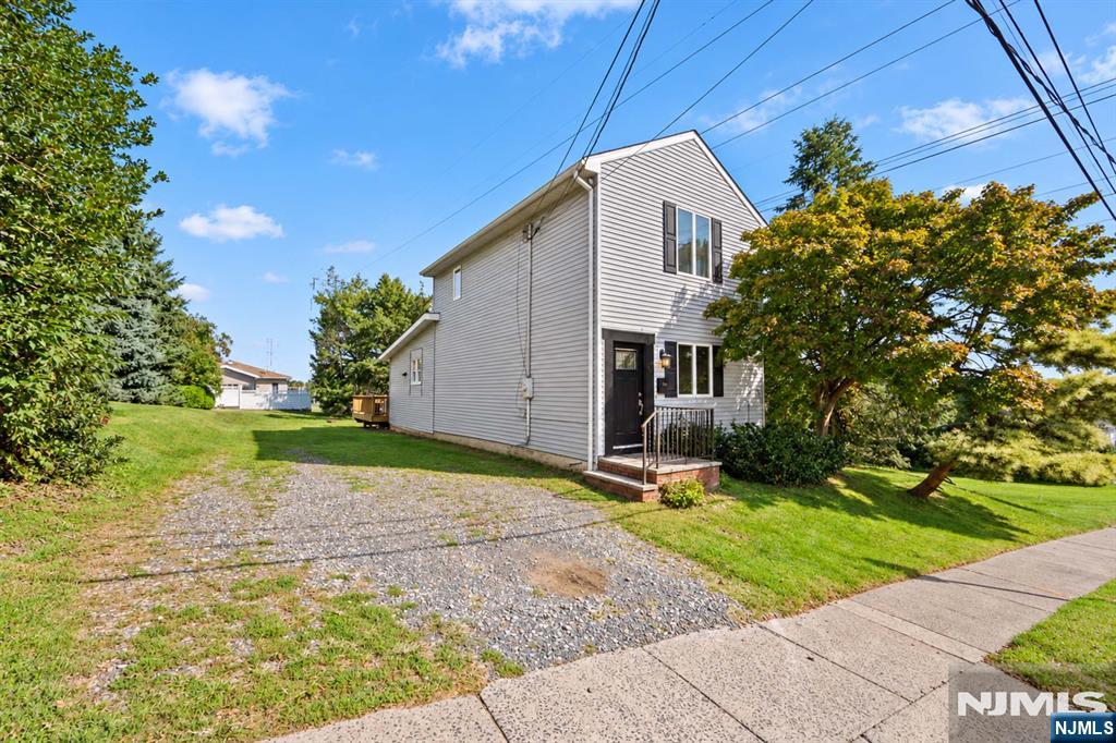 54 Fischer Avenue - Photo 1