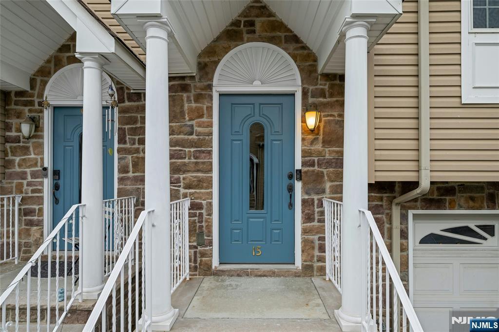 102 Montgomery Street 15 - Photo 3