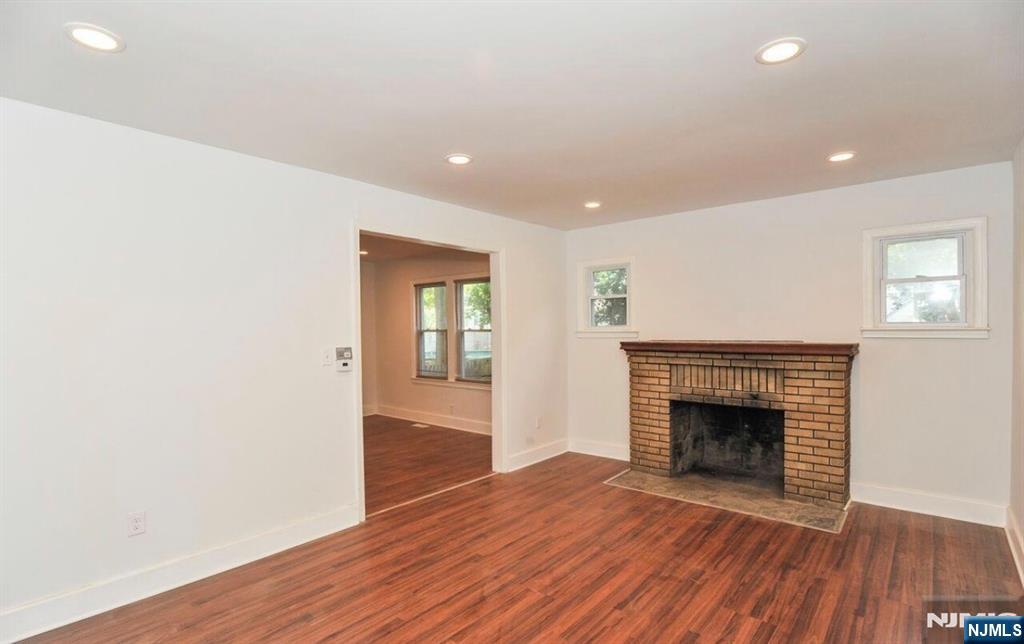 Photo 3 of Single family home for sale at 280 282 Seneca Pl, Plainfield, NJ 07062 | MLS# 26034766 | Listing updated on 2026-09-14