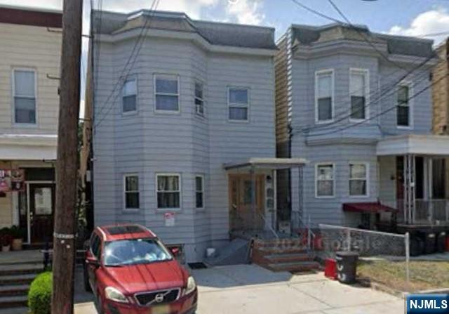 123 Oak Street APT2 - Photo 1