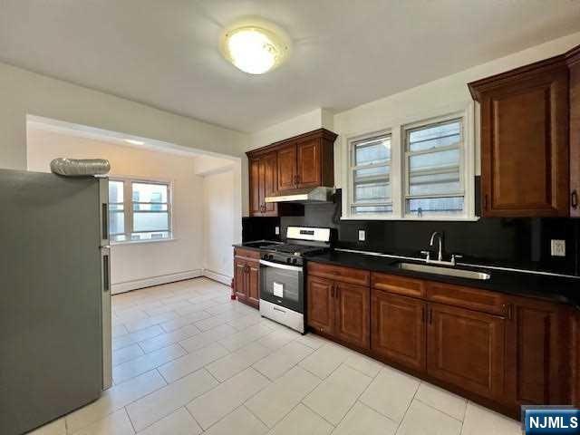 123 Oak Street APT2 - Photo 3