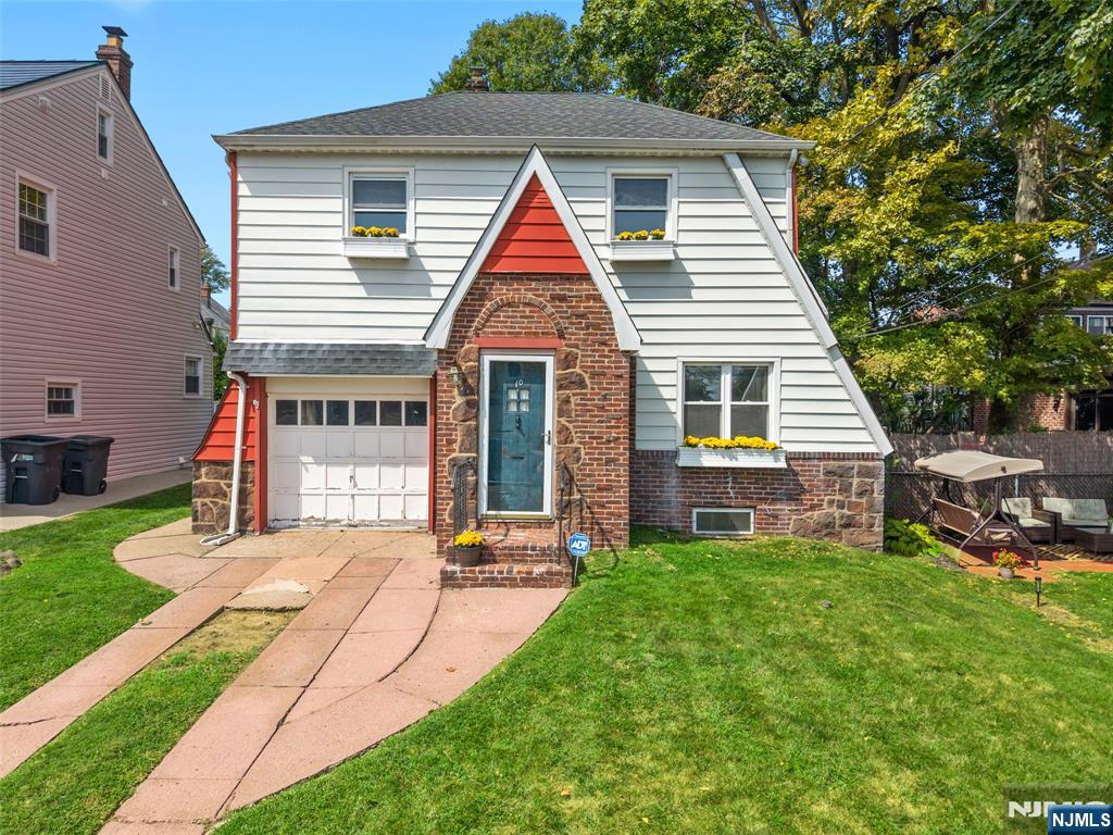Photo 2 of Single family home for sale at 10 Sussex Rd, Clifton, NJ 07012 | MLS# 26034775 | Listing updated on 2026-09-19