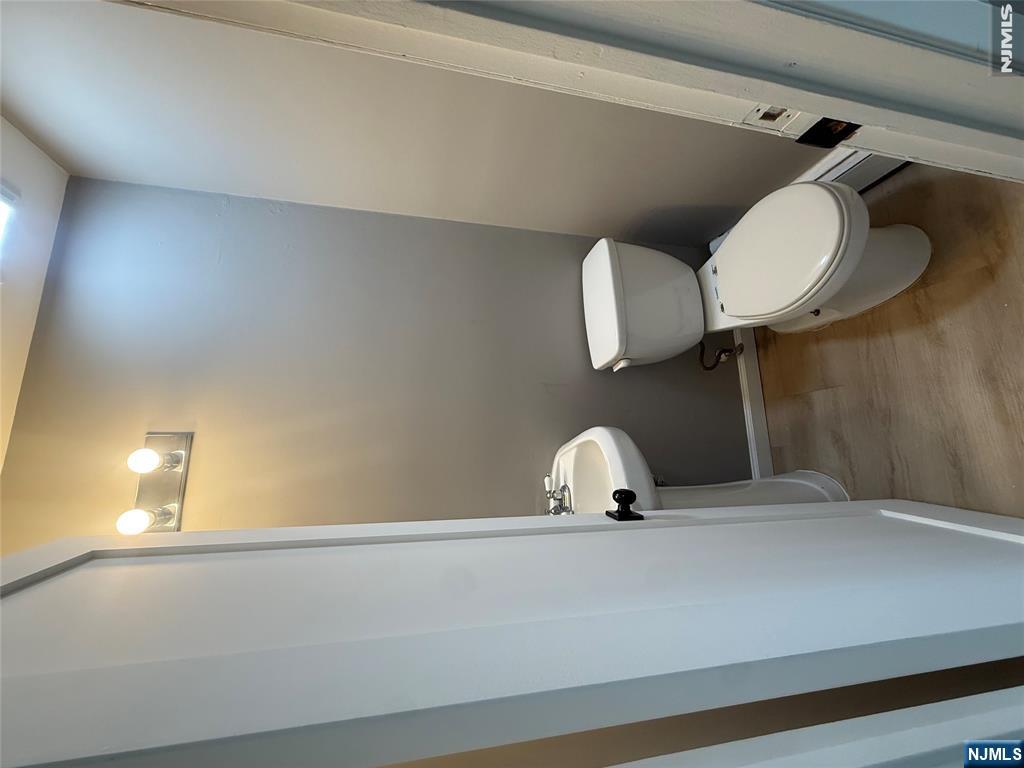 9066 Palisade Plaza unit 2 - Photo 4