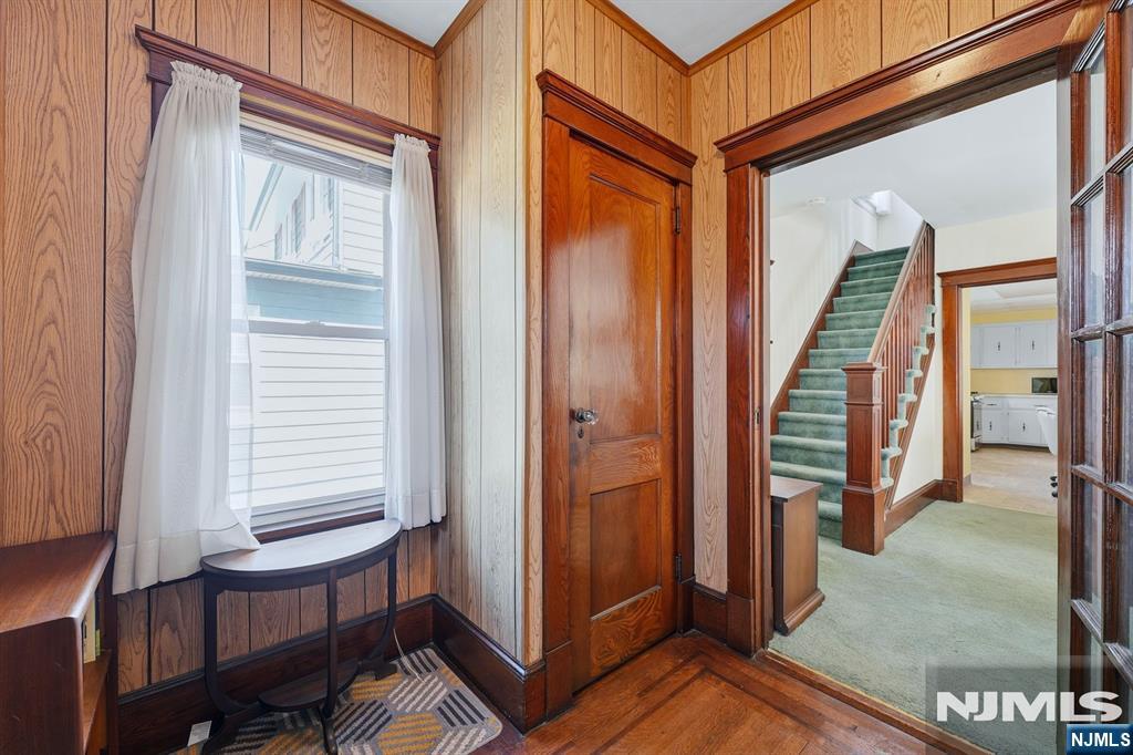 279 Farrant Terrace - Photo 4