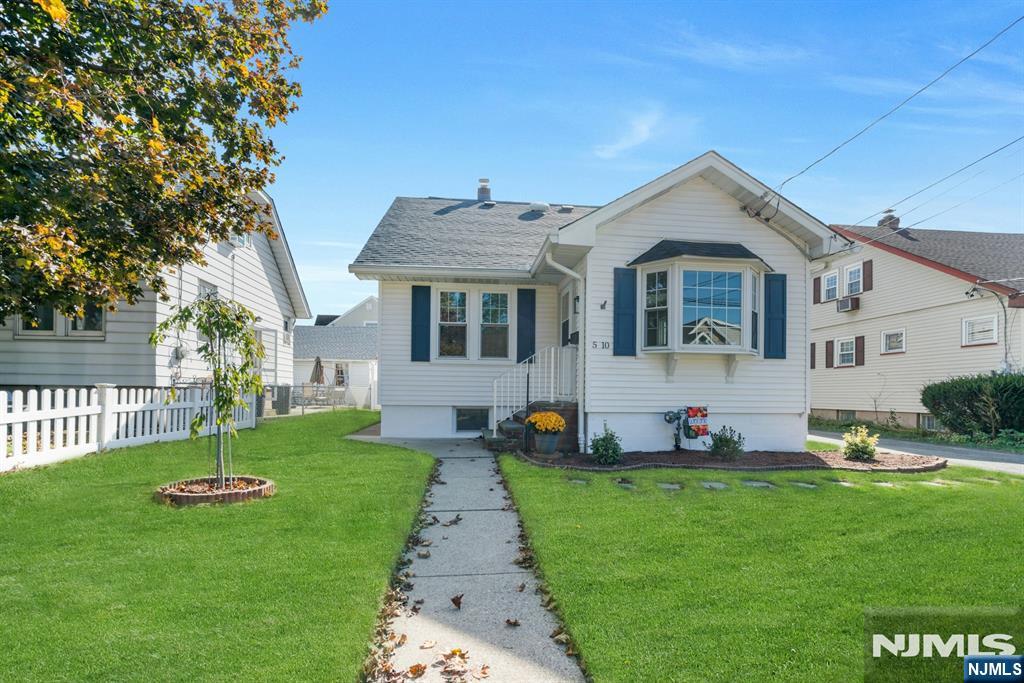 5-10 Bellair Avenue - Photo 1