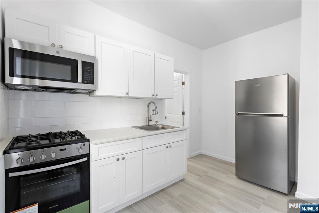 137 Kensington Avenue 503 - Photo 1