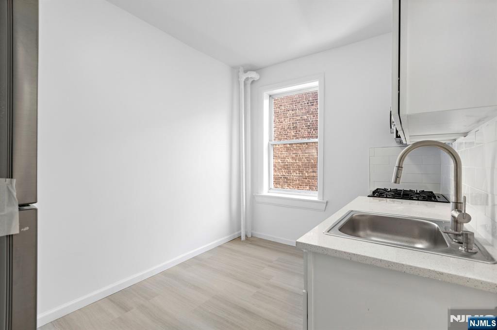 137 Kensington Avenue 503 - Photo 3