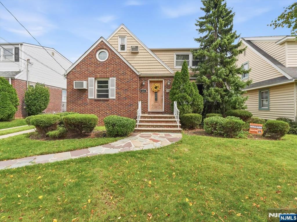 267 Lawrence Avenue - Photo 1