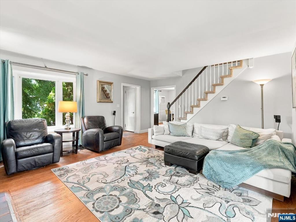 267 Lawrence Avenue - Photo 2