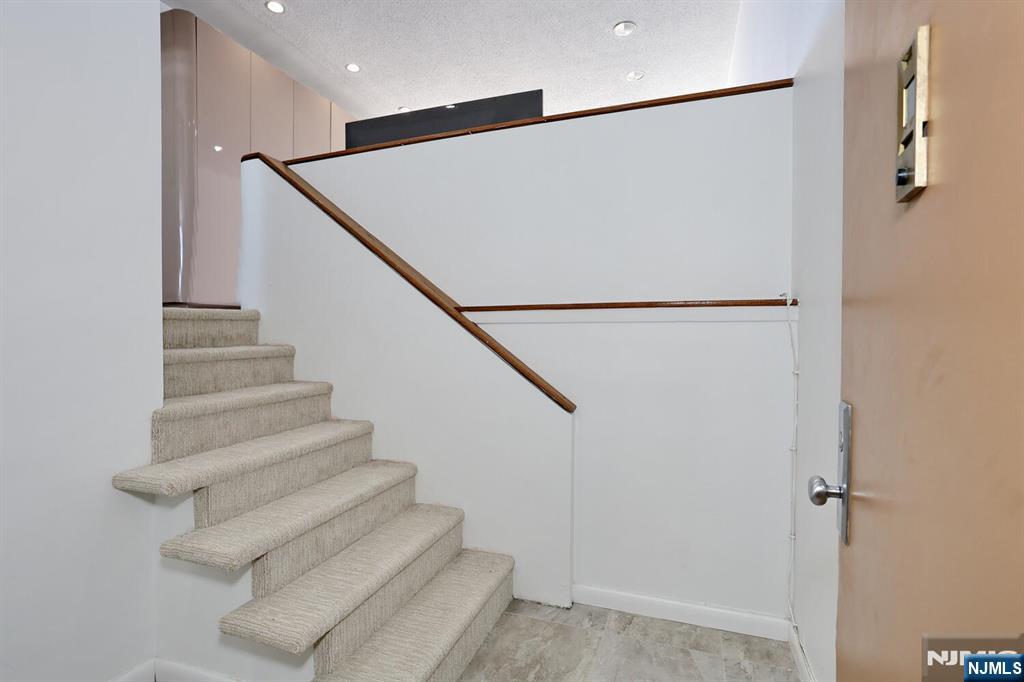 Listing Photo 4 - Condo for sale in building located at 3 Horizon Rd, Fort Lee, NJ 07024 - Unit #1432