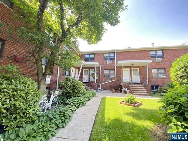 132 Myrtle Avenue 12 - Photo 2
