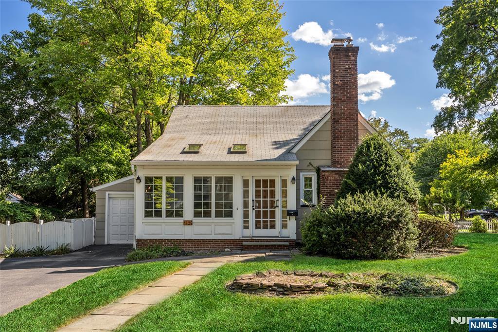 129 Forest Road - Photo 1