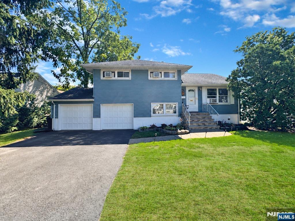 168 Graham Terrace - Photo 1