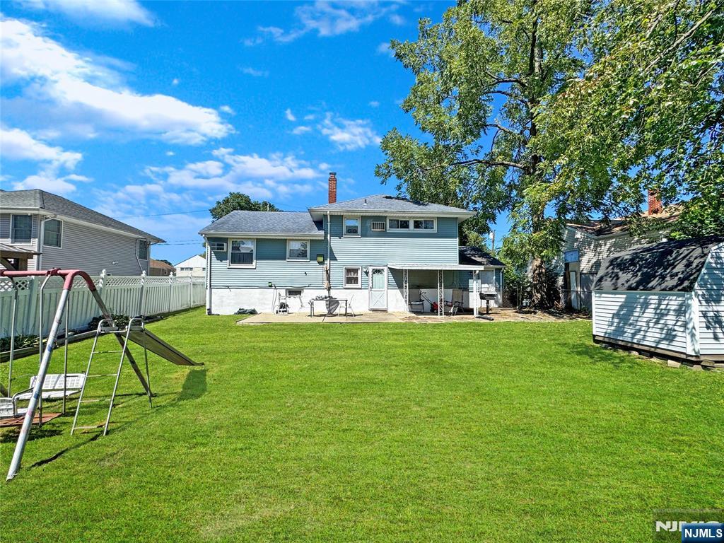 168 Graham Terrace - Photo 2