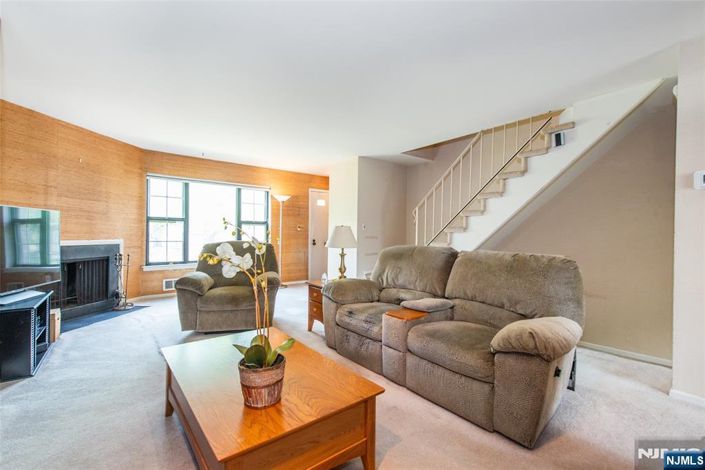 575 Grove Street F3 - Photo 3