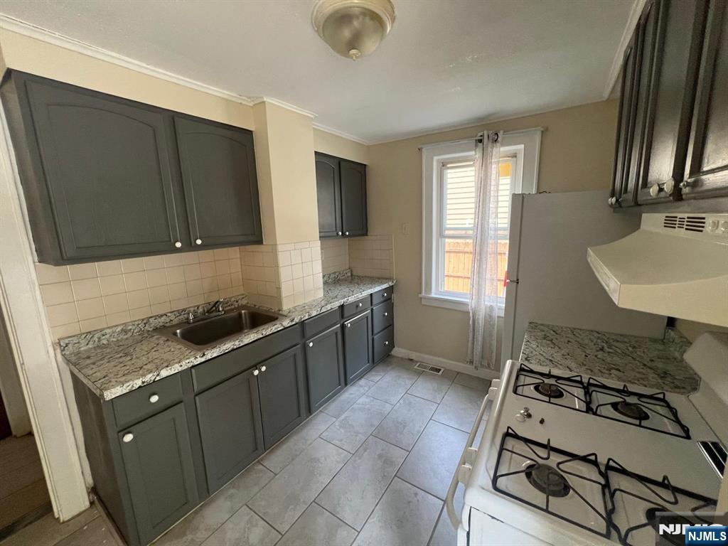121 Washington Avenue 2 - Photo 4