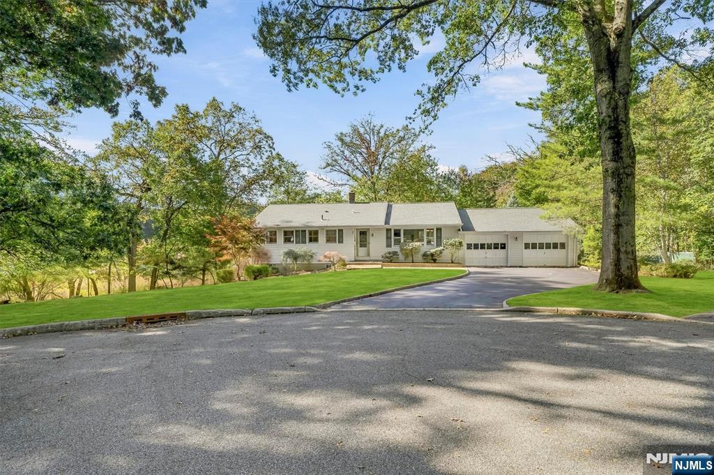 73 W Cedar Place - Photo 2