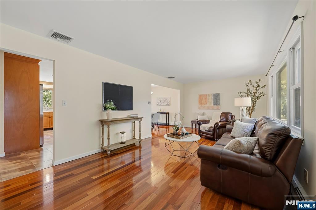 73 W Cedar Place - Photo 3
