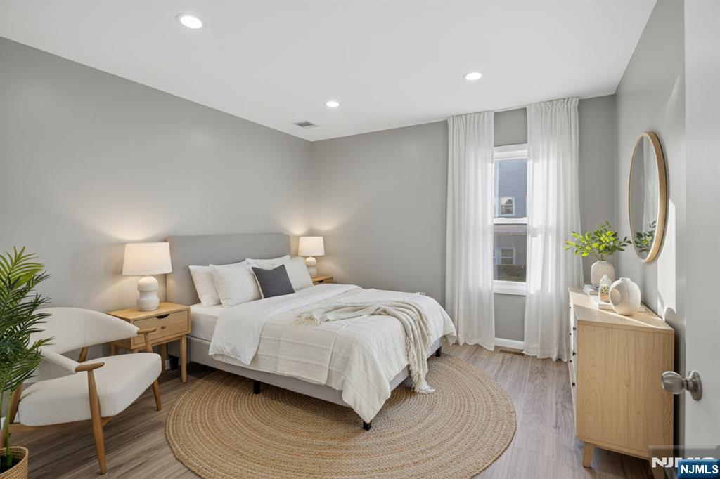 23-25 Leo Place - Photo 3