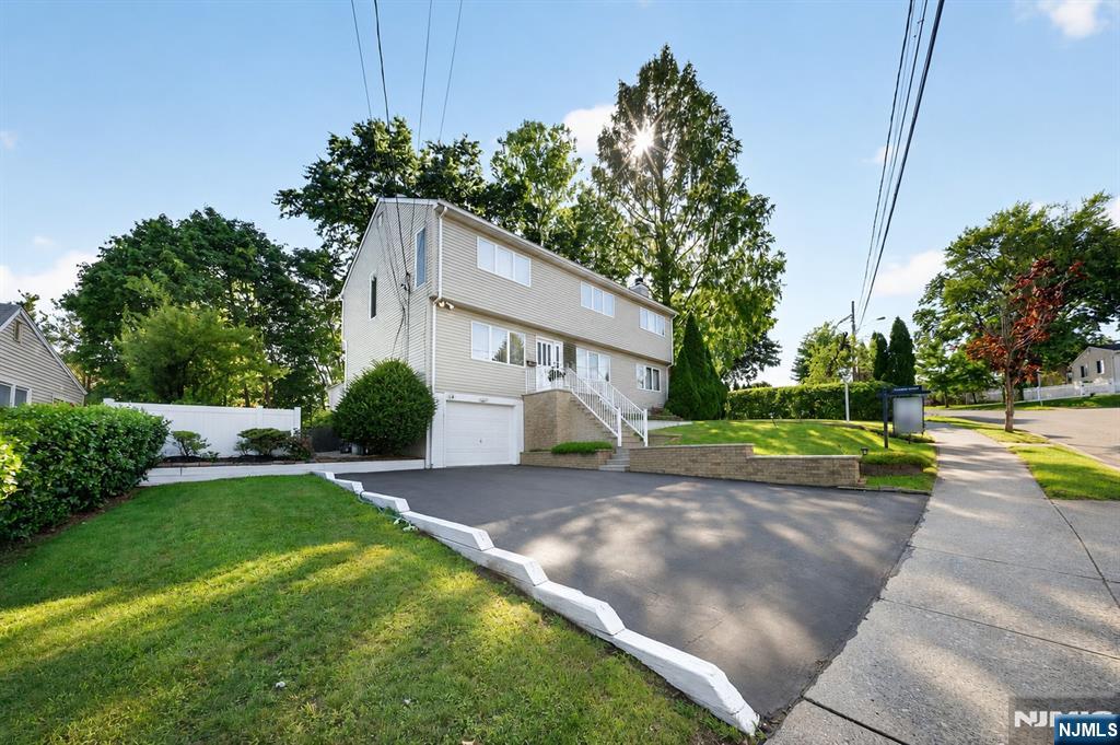 Photo 3 of Single family home for sale at 181 Livingston St, Clifton, NJ 07013 | MLS# 26034898 | Listing updated on 2026-09-15