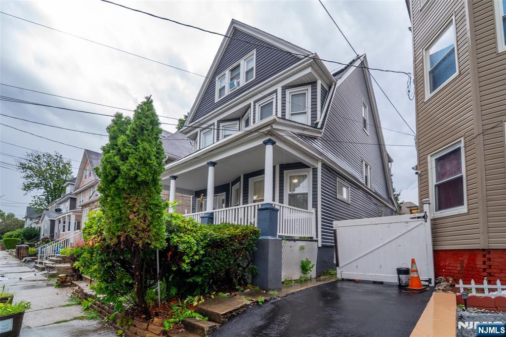 69 Oakland Terrace - Photo 2