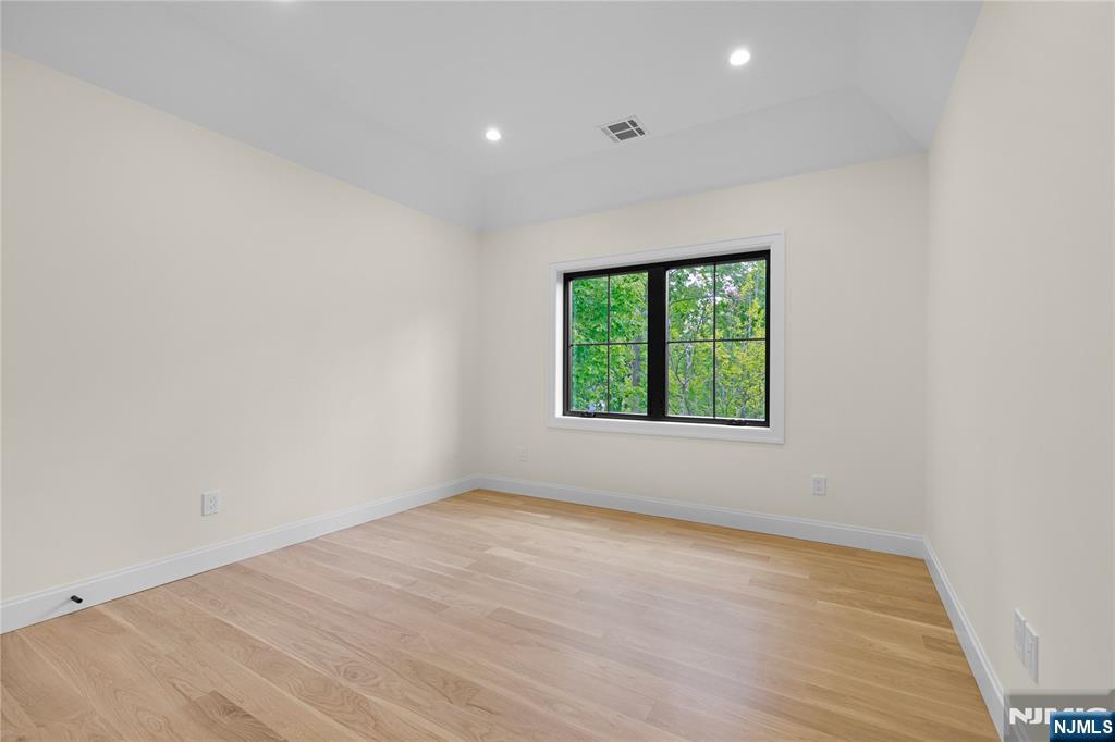 10 Radburn Road — photo 27