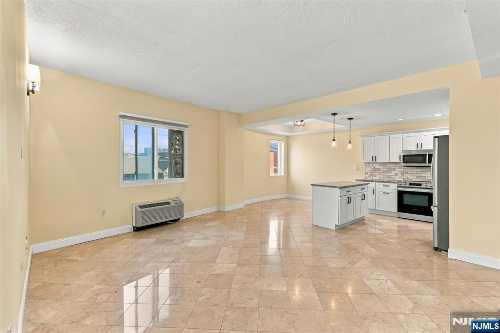 Listing Photo 4 - Condo for sale in building located at 399 11Th St, Palisades Park, NJ 07650 - Unit #206