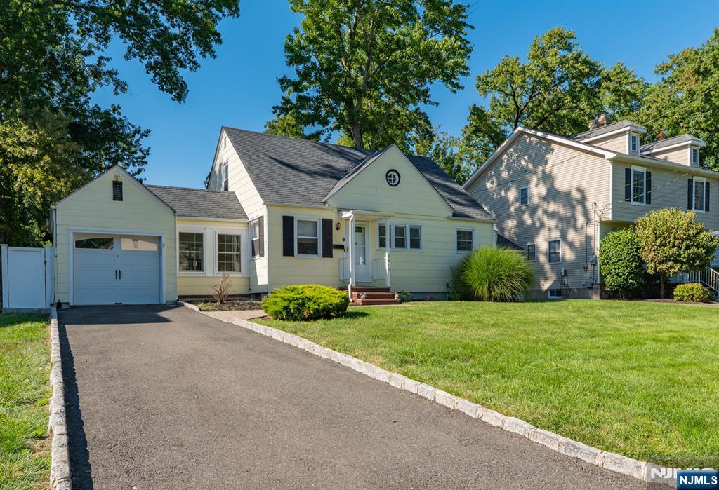 Photo 1 of Single family home for sale at 2375 Whittier Ave, Scotch Plains, NJ 07076 | MLS# 26034936 | Listing updated on 2026-10-03