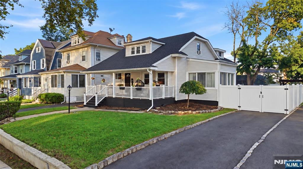 Photo 2 of Single family home for sale at 28 Boyden St, East Orange, NJ 07017 | MLS# 26034938 | Listing updated on 2026-09-20