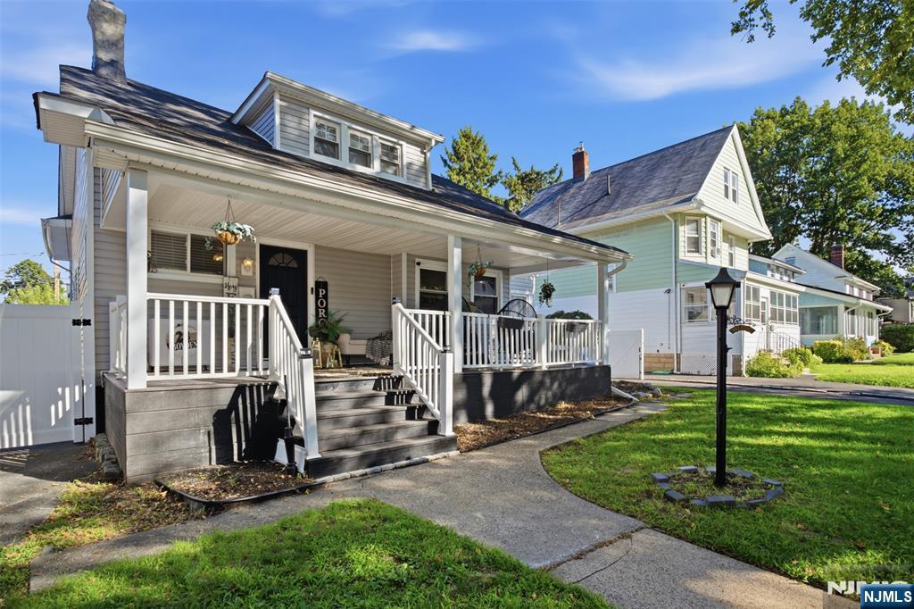 Photo 4 of Single family home for sale at 28 Boyden St, East Orange, NJ 07017 | MLS# 26034938 | Listing updated on 2026-09-20